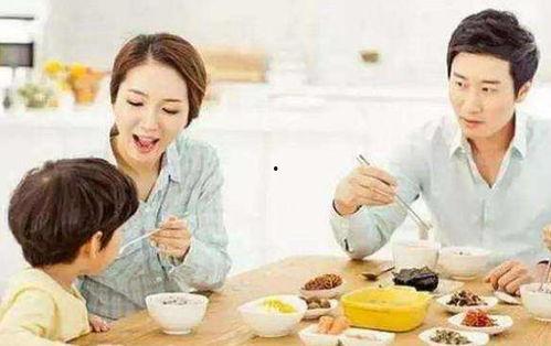 娱乐吃瓜酱不让父母喝水